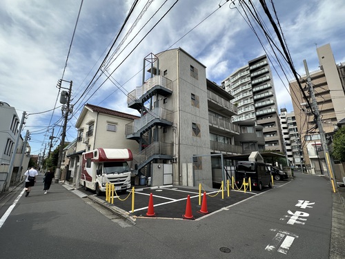 くるま旅パーク 東京都新宿四谷3丁目写真