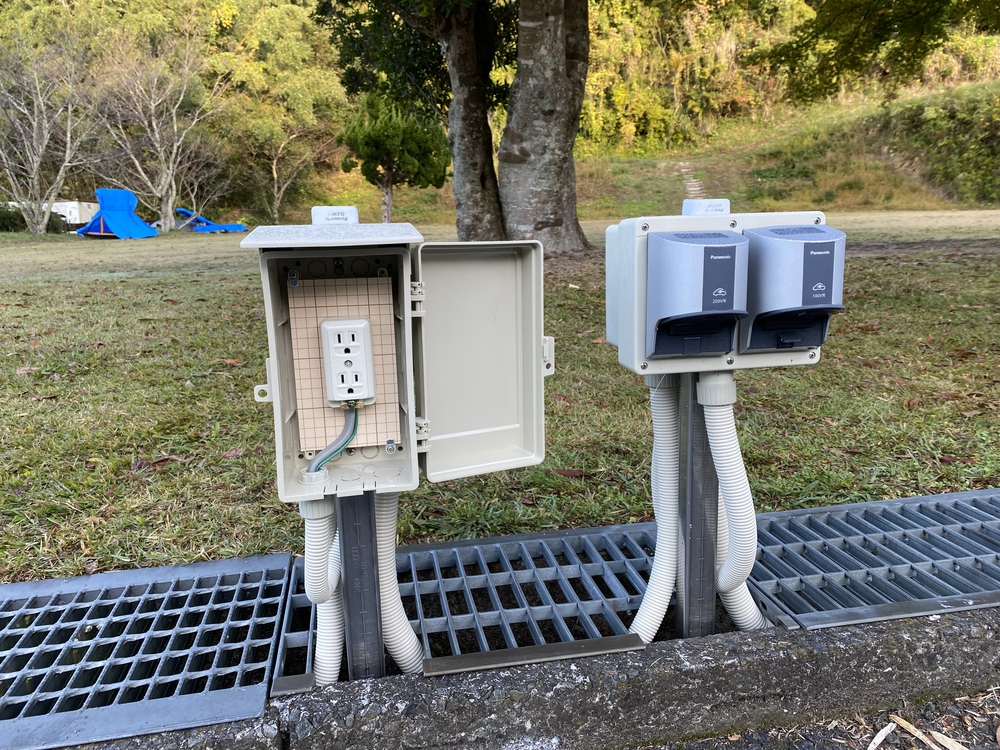 電源