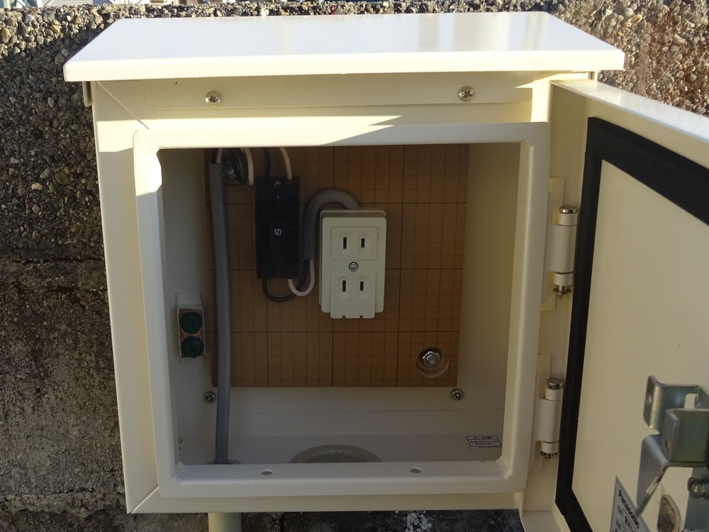 電源