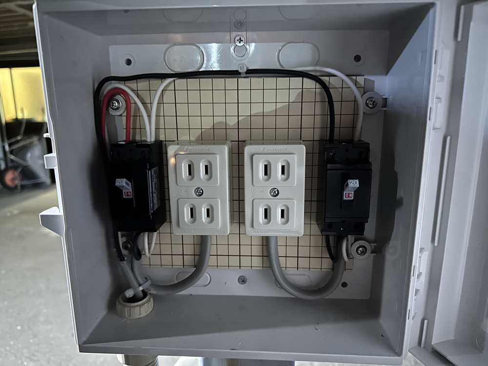 電源