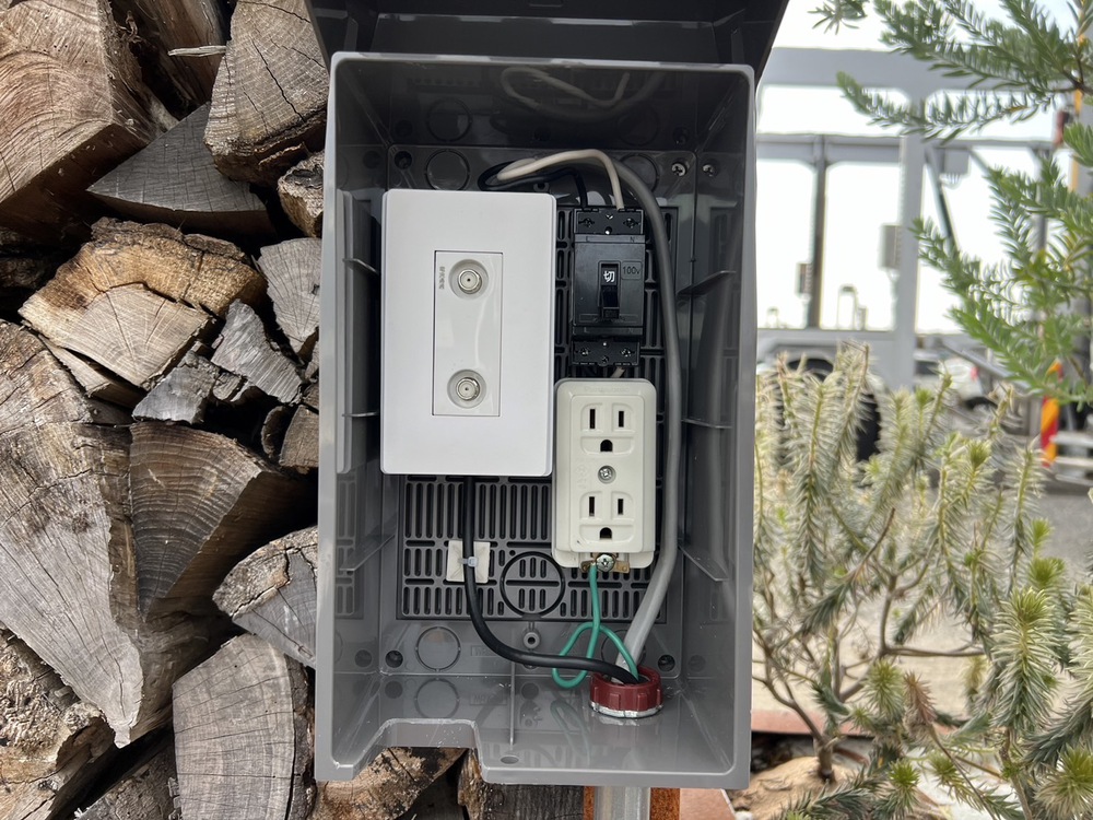 電源