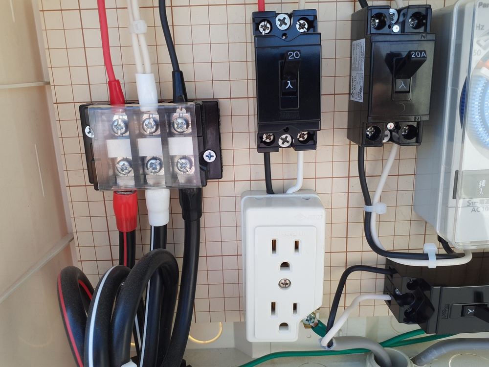電源