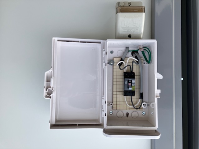 電源