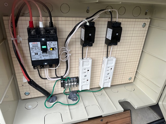 電源