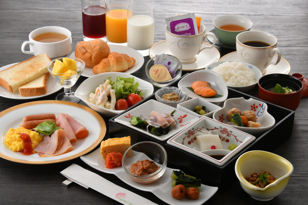 朝食
