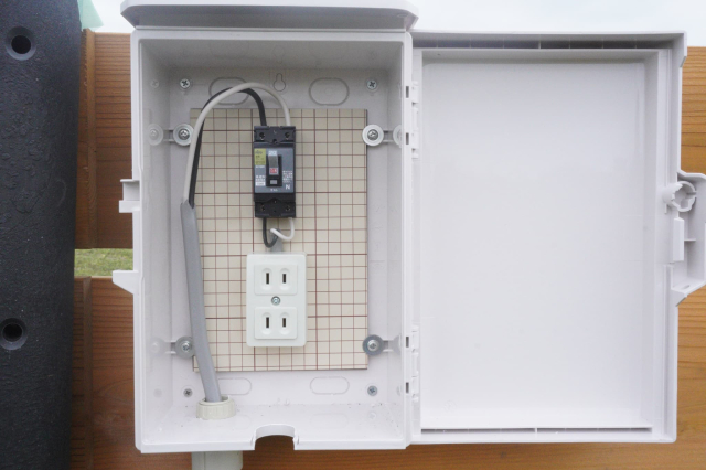 電源
