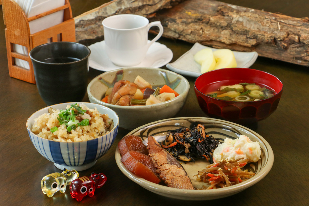 朝食