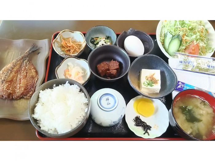 朝食