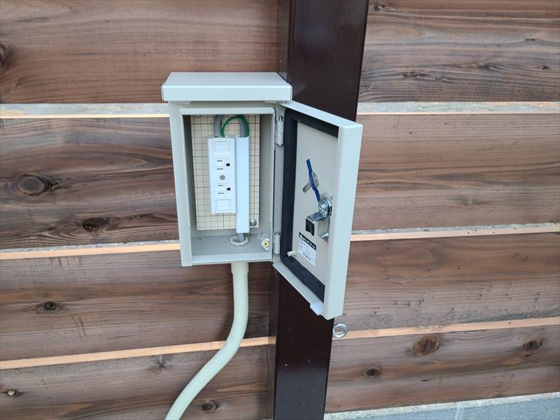 電源
