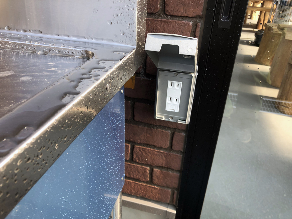 電源