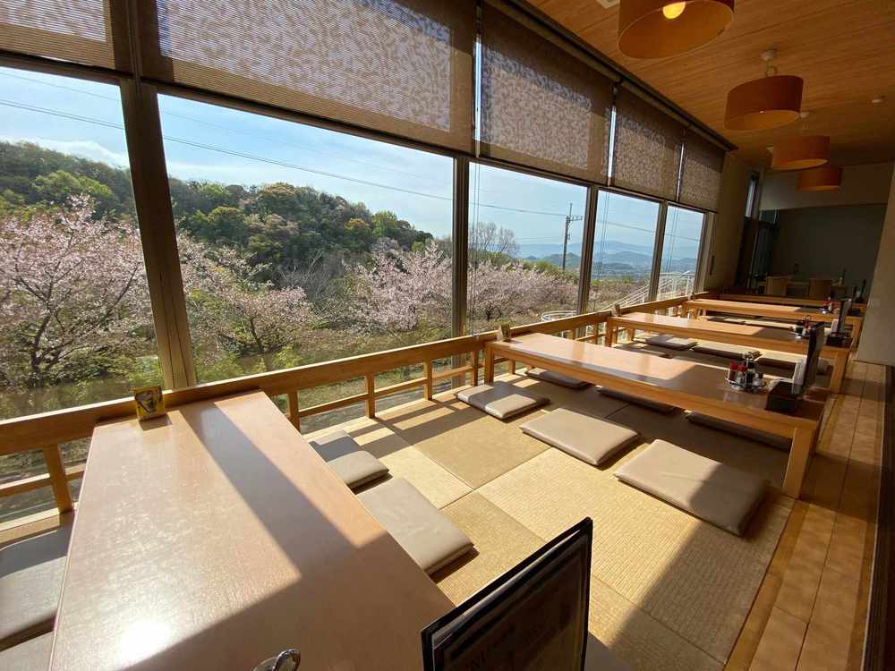 レストラン