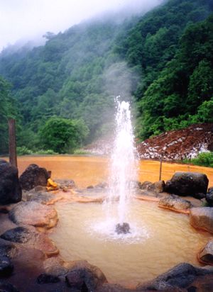 湯ノ沢間欠泉