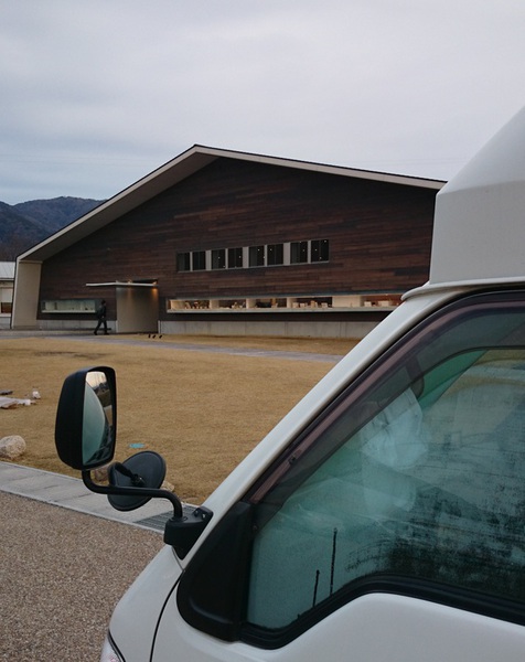 おしゃれな建物が立ち並…の写真