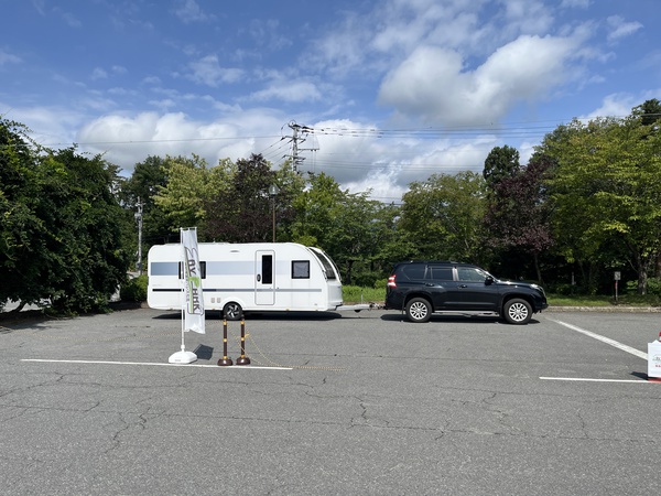 温泉施設で駐車…